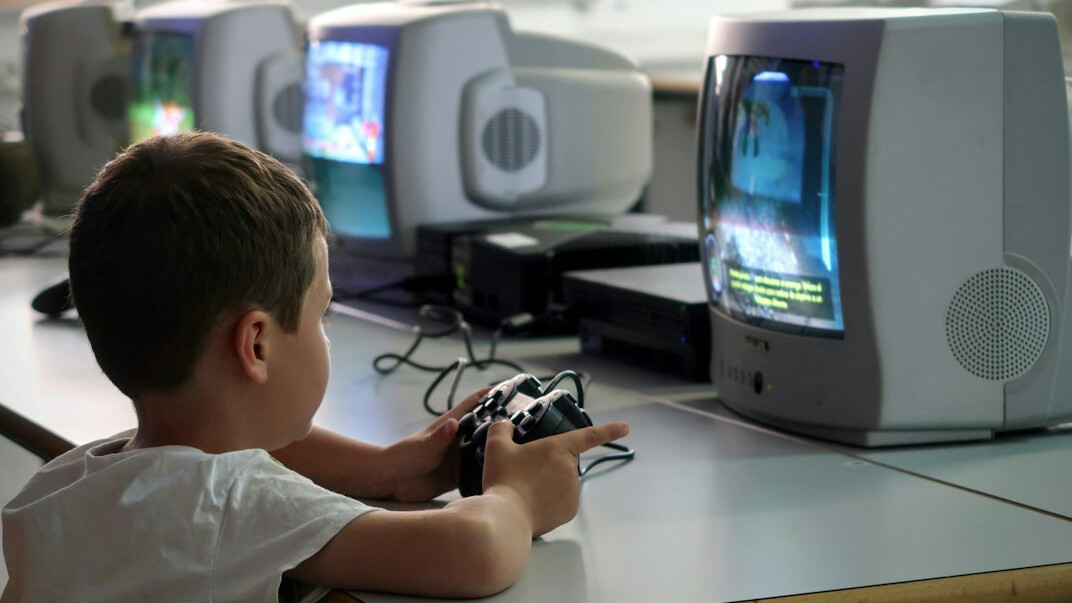 children learning programming