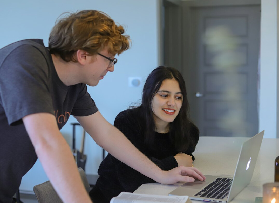 mentor helping student